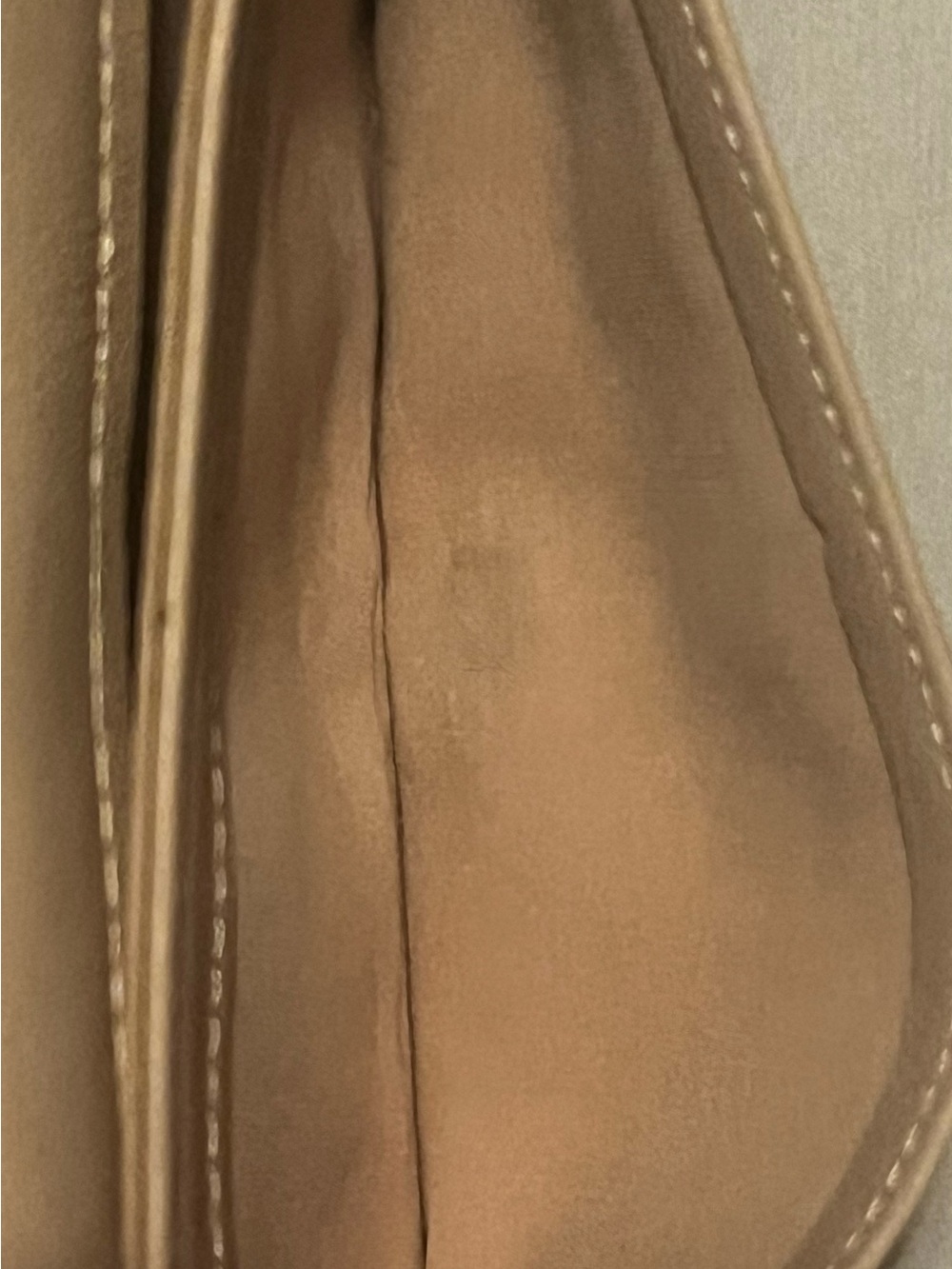Quilted Padlock Wallet Clutch — Cream - Picture 7 of 8